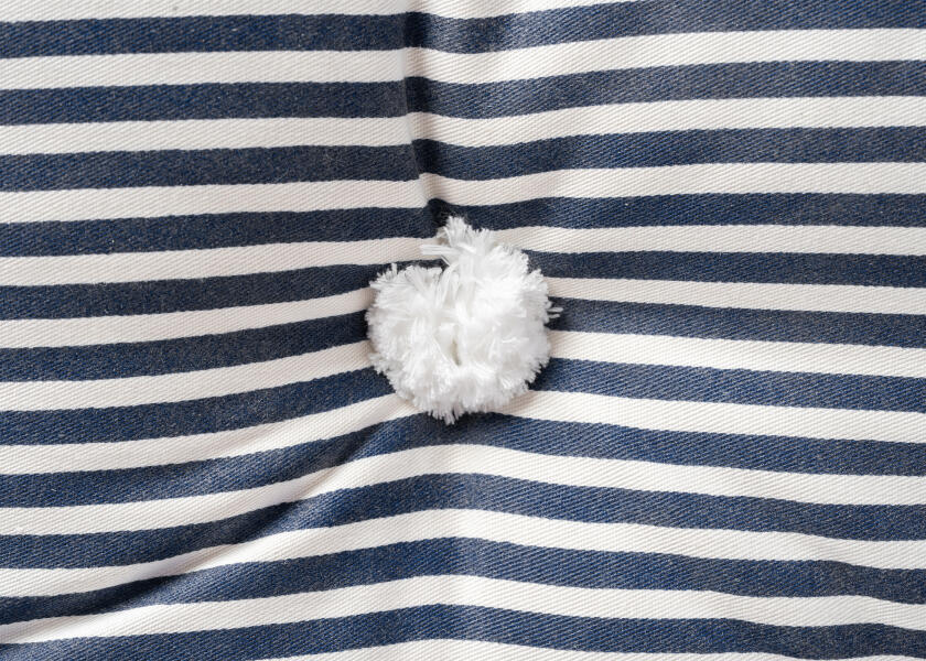 Купить Kapok Single Cushion / navy blue / thin stripes 57344-bvs 7ft.ru в интернет магазине Семь Футов