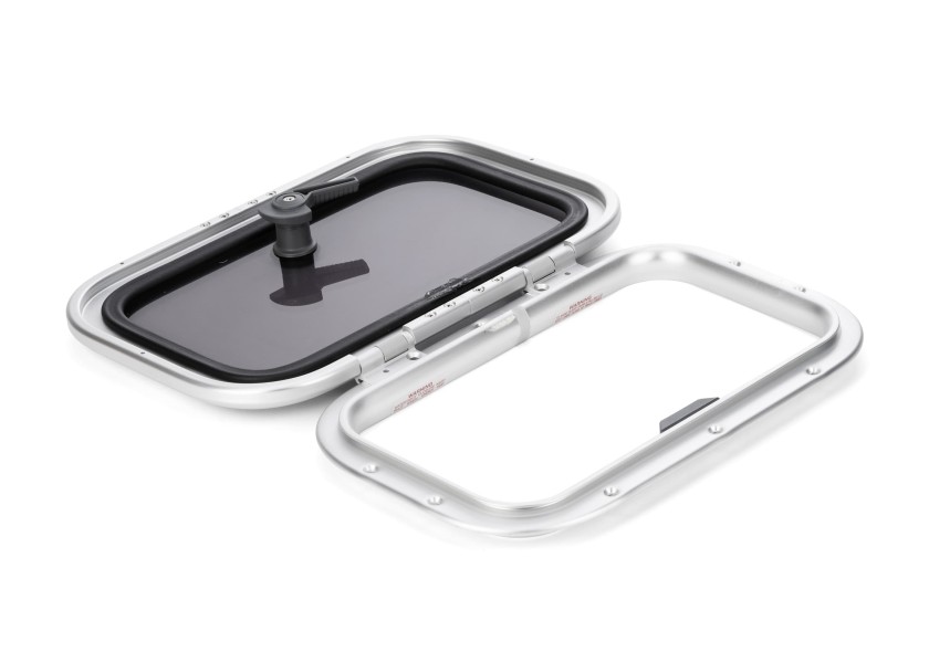 Купить Люк палубный низкопрофильный Lewmar Low Profile 39920030 размер 20 272x417x25мм вырез 202x347мм с самоподдерживающейся крышкой 7ft.ru в интернет магазине Семь Футов