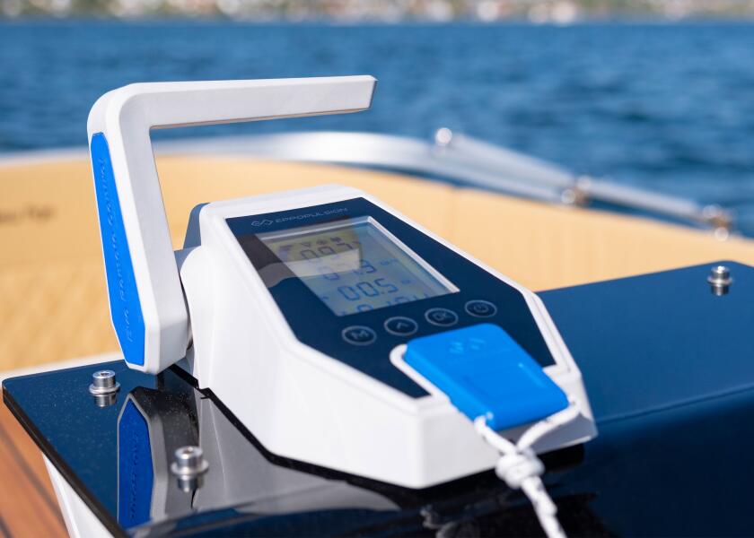 Купить EPROPULSION Электрический подвесной мотор SPIRIT 1.0 EVO S / с дистанционным управлением / короткий вал / с рекуперацией энергии + комплект сумок 7ft.ru в интернет магазине Семь Футов