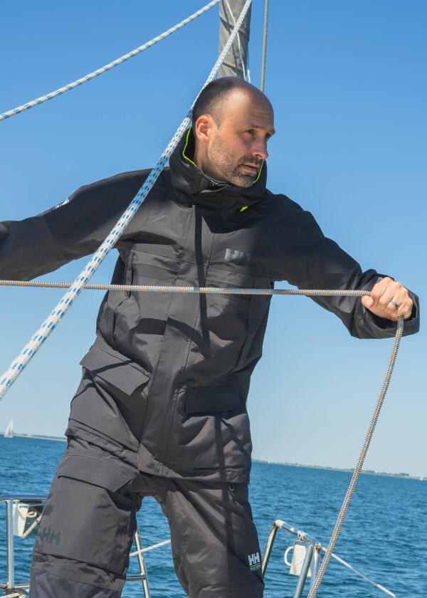 Купить HELLY HANSEN 34484_980-M Мужская парусная куртка PIER 4.0 / черное дерево / Размер одежды: М 7ft.ru в интернет магазине Семь Футов