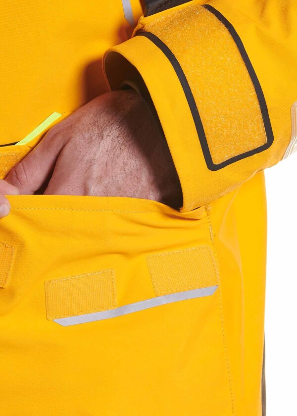 Купить MUSTO 82189_772-XL Женская куртка HPX GORE-TEX Pro Ocean / золотой/черный / Размер одежды: XL 7ft.ru в интернет магазине Семь Футов
