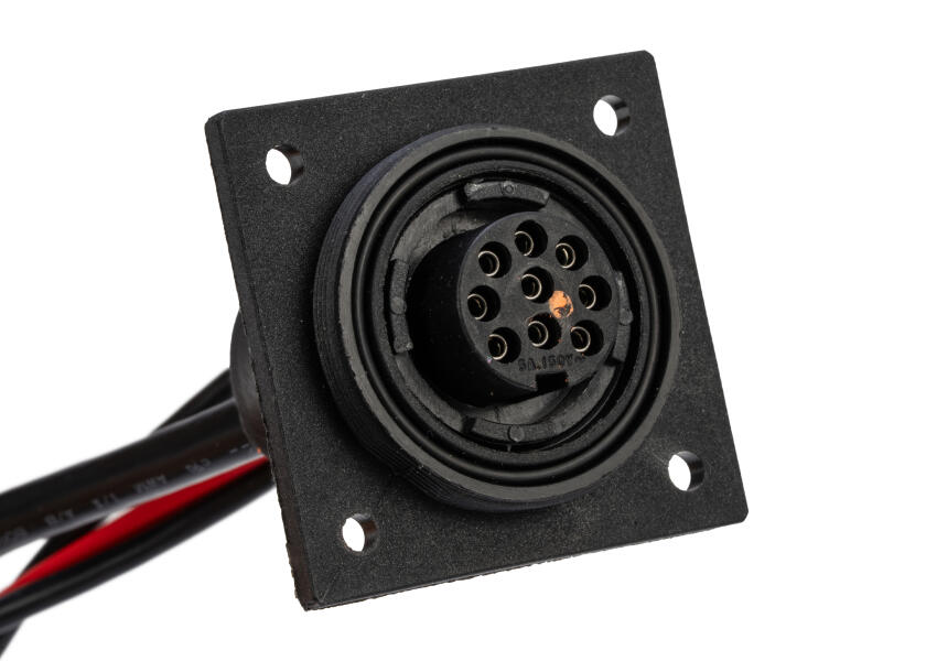 Купить Румпельный автопилот Simrad TillerPilot TP22 610x105x60мм 12В рабочий ход 250мм тяга 70кг длина судна до 10,36м винтовая резьба 7ft.ru в интернет магазине Семь Футов