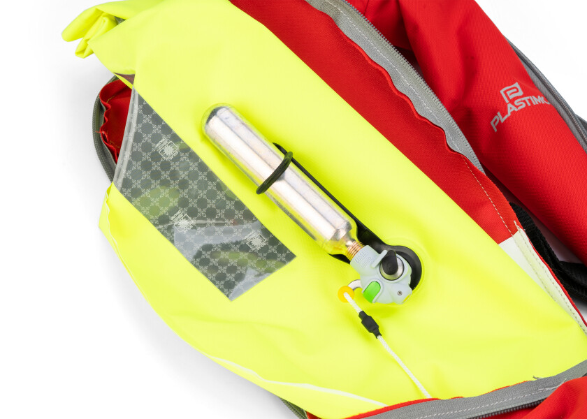 Купить Ручной надувной спасательный жилет Plastimo Pilot165 66781 165N 40кг из нейлона красный 7ft.ru в интернет магазине Семь Футов