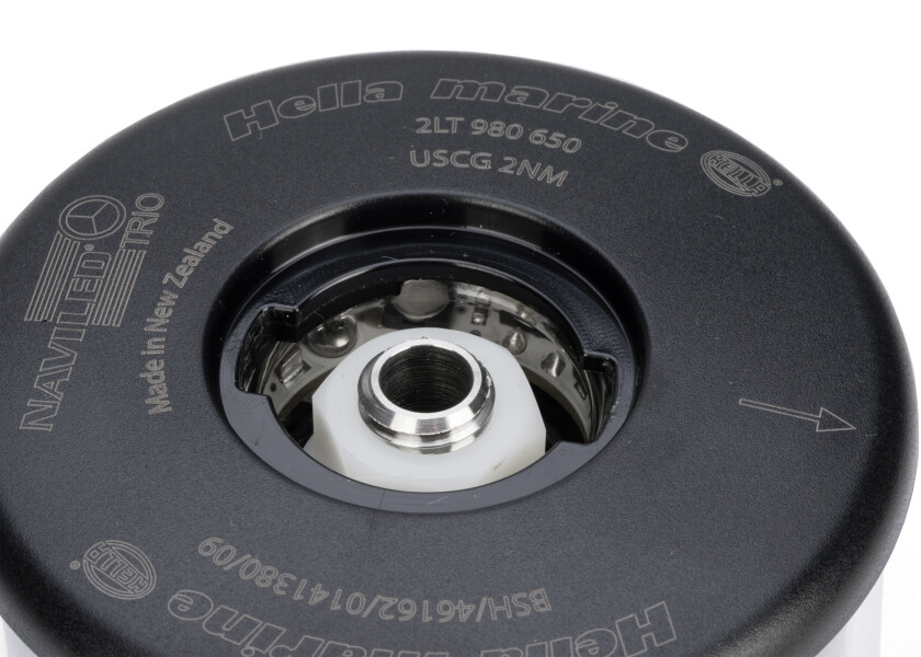 Купить HELLA MARINE 2LT980650 001 NaviLED TRIO 3-цветный светильник с якорной подсветкой / черный 7ft.ru в интернет магазине Семь Футов