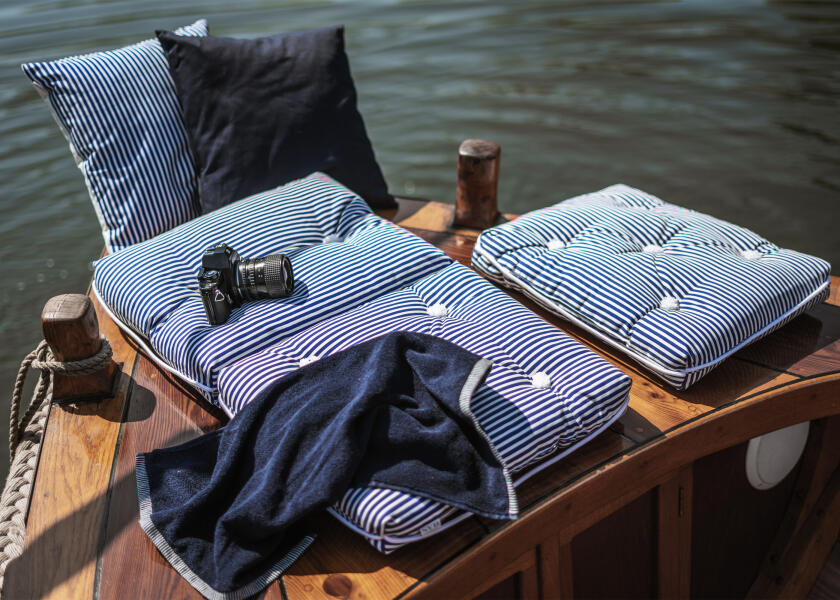 Купить Kapok Single Cushion / royal blue / thin stripes 57346-bvs 7ft.ru в интернет магазине Семь Футов