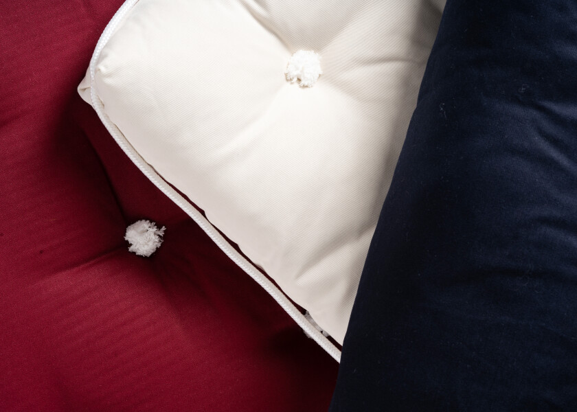 Купить Двойная подушка Kapok / бордово-красный 57288-bvs 7ft.ru в интернет магазине Семь Футов