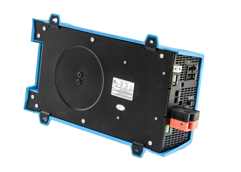 Купить VICTRON PMP122160000 Инвертор/зарядное устройство MultiPlus 12 В / 1300 Вт / 70 А 7ft.ru в интернет магазине Семь Футов
