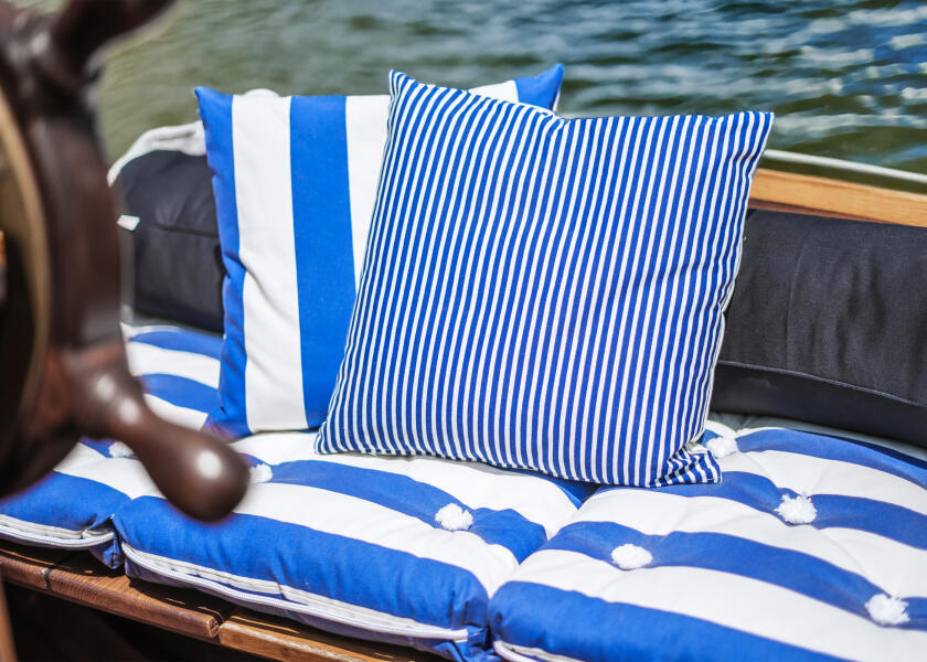 Купить Kapok Decorative Cushion / royal blue / thin stripes 57393-bvs 7ft.ru в интернет магазине Семь Футов