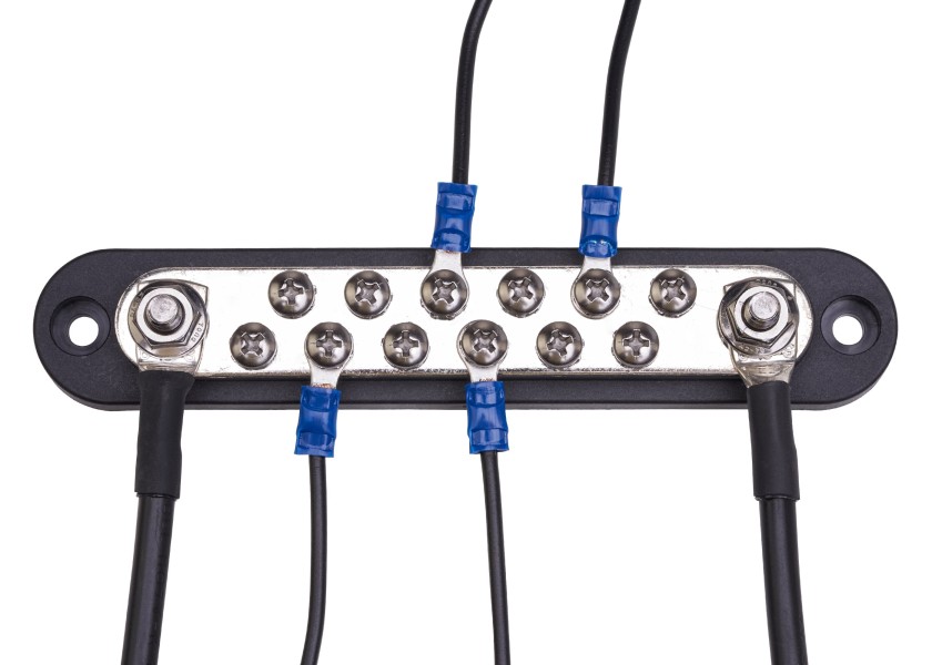 Купить SEATEC Busbar with Housing / 2x M6 / 12x M4 / black 29735-bvs 7ft.ru в интернет магазине Семь Футов