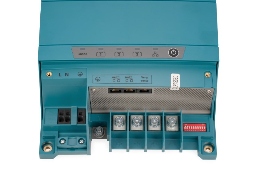 Купить Зарядное устройство Mastervolt ChargeMaster Plus 12/35-3 44310355 12В 35А 291х210х105мм IP23 для АКБ 140-350Ач 7ft.ru в интернет магазине Семь Футов