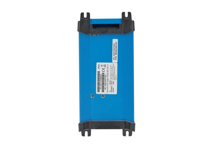 Купить VICTRON BPC123048002 Blue Smart Charger IP22 12 В / 30 А / 3 зарядных выхода 7ft.ru в интернет магазине Семь Футов