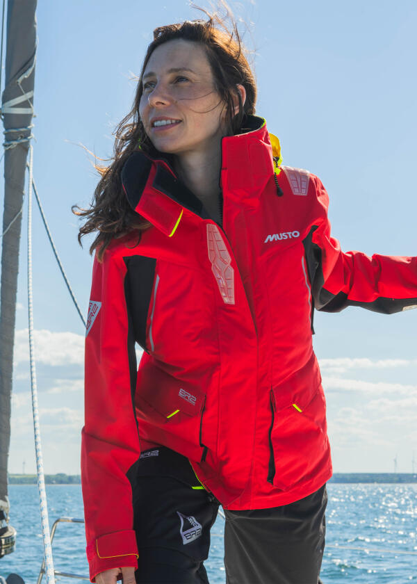 Купить MUSTO 82085_169-16 Женская куртка BR2 Offshore 2.0 / красный / Размер одежды: 44 7ft.ru в интернет магазине Семь Футов