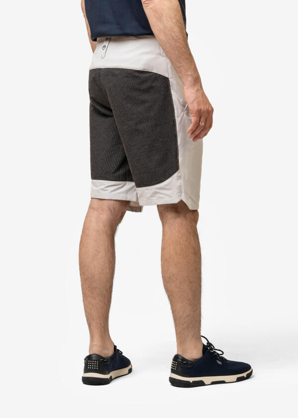 Купить MUSTO 82421_813-36 Мужские шорты стрейч Evolution Performance / платиновый / Размер одежды: 36 7ft.ru в интернет магазине Семь Футов