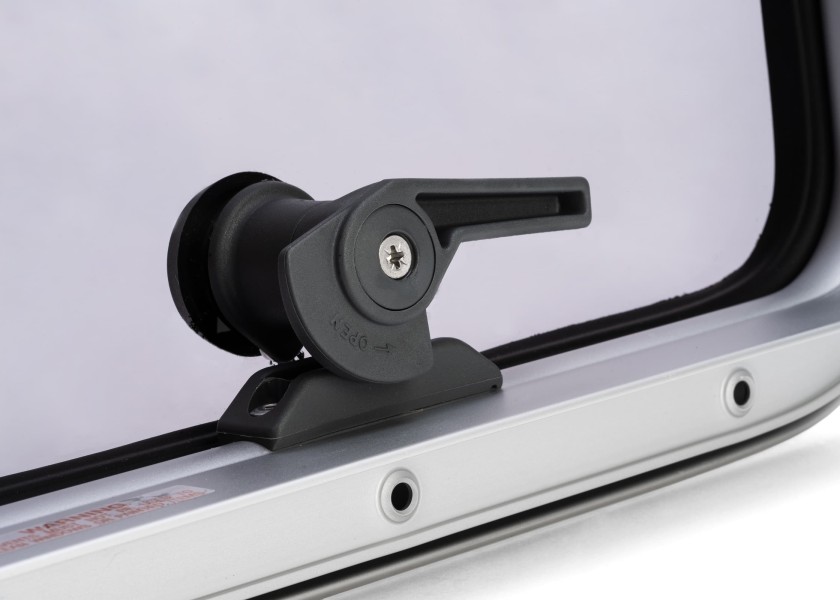 Купить Люк палубный водонепроницаемый Lewmar Ocean 39620070 266x411x39,5мм основание 25мм размер 20 7ft.ru в интернет магазине Семь Футов