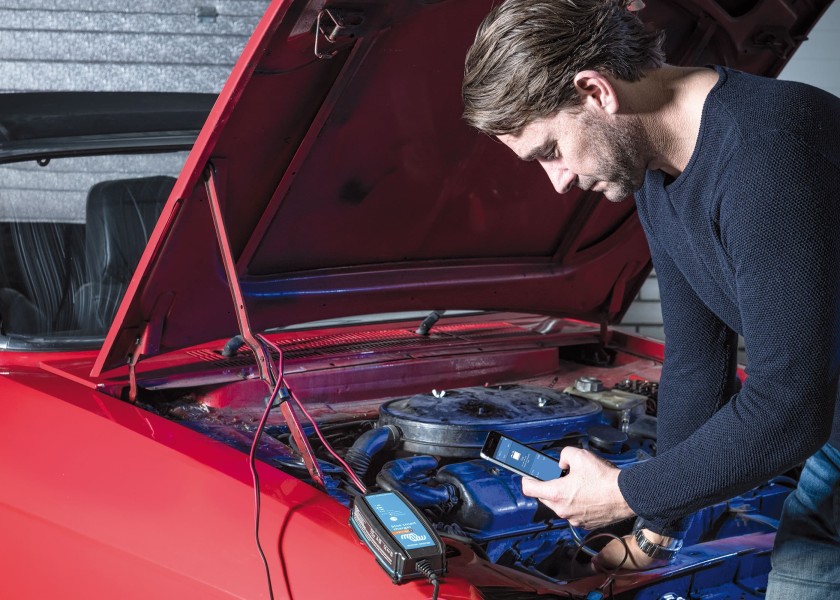 Купить VICTRON BPC121531064R Умное зарядное устройство синего цвета IP65 12 В / 15 А 7ft.ru в интернет магазине Семь Футов