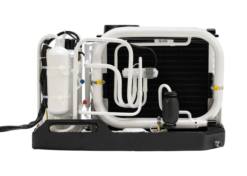 Купить WEBASTO BlueCool S13 / Кондиционер мощностью 13 000 БТЕ / с соединительным материалом и насосом для забортной воды 7ft.ru в интернет магазине Семь Футов