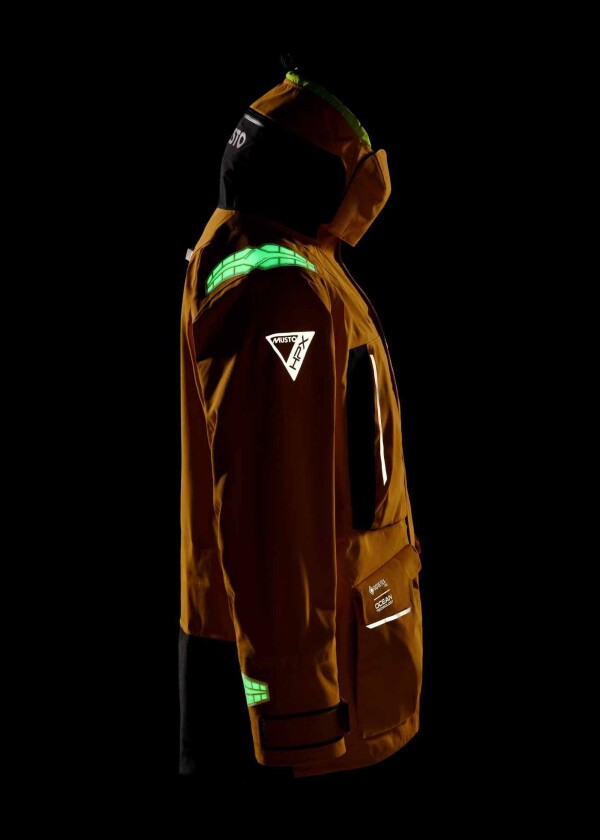 Купить MUSTO 82189_772-XL Женская куртка HPX GORE-TEX Pro Ocean / золотой/черный / Размер одежды: XL 7ft.ru в интернет магазине Семь Футов