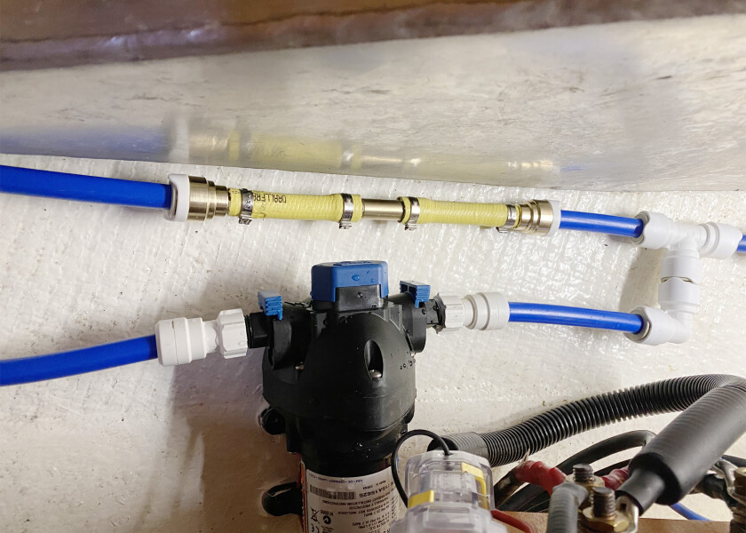 Купить WHALE Connect One-way Valve 30385-bvs 7ft.ru в интернет магазине Семь Футов