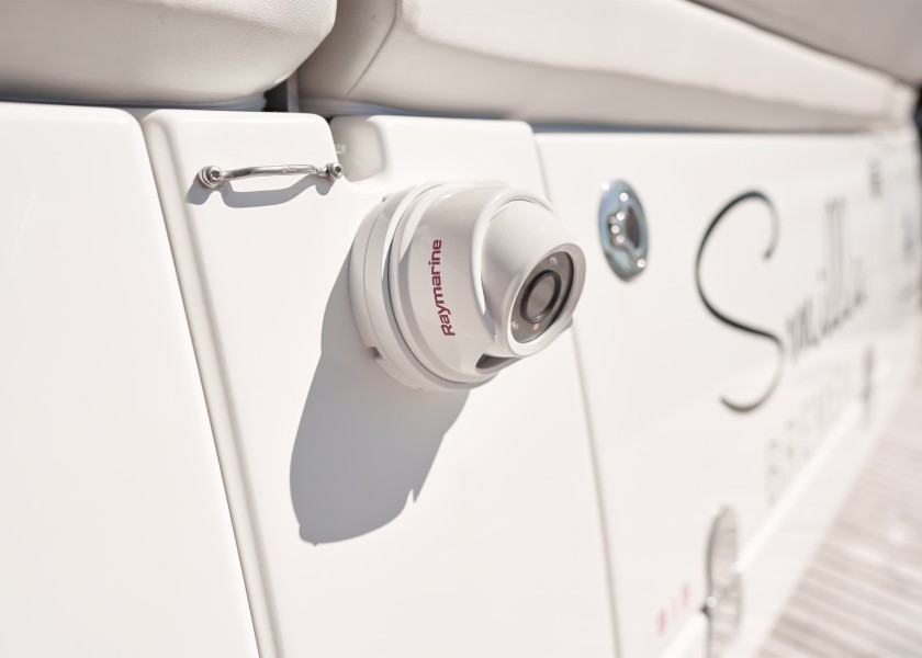 Купить FLIR E70347 Морская IP-камера CAM220 «день и ночь» 93615-bvs 7ft.ru в интернет магазине Семь Футов