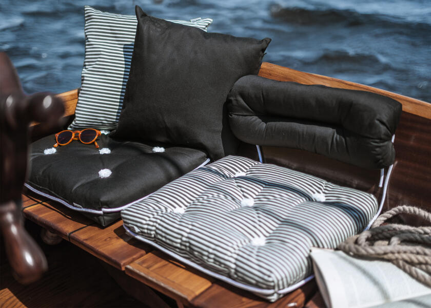 Купить Декоративная подушка Капок / черный 7ft.ru в интернет магазине Семь Футов