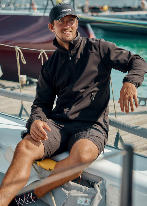 Купить MUSTO 84166_990-L Мужская куртка EVO Crew Softshell / черный / Размер одежды: L 7ft.ru в интернет магазине Семь Футов