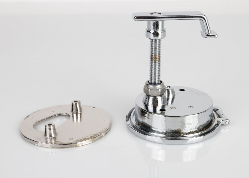 Купить Поворотная защелка заподлицо с крышкой и замком 43261-bvs 7ft.ru в интернет магазине Семь Футов