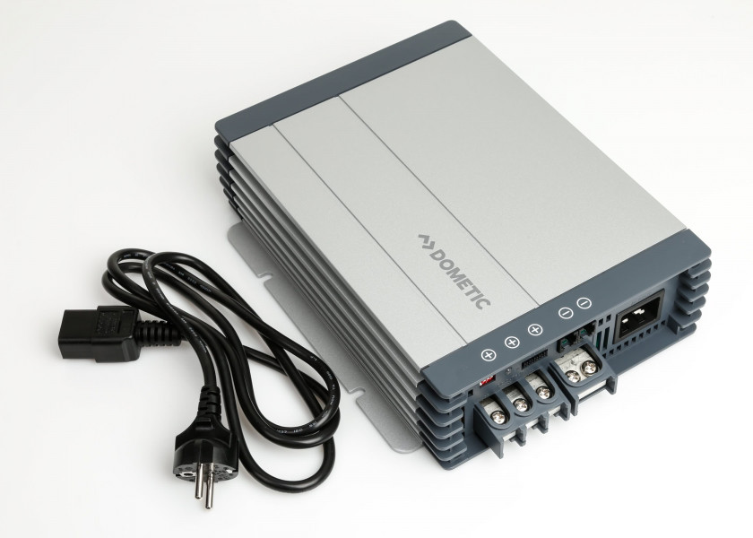 Купить Зарядное устройство IU0U Dometic PerfectCharge MCA 1250 9600000031 208.5 x 75 x 283 мм 50 A 12 В 7ft.ru в интернет магазине Семь Футов