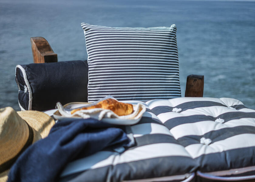 Купить Kapok Decorative Cushion / navy blue / thin stripes 57391-bvs 7ft.ru в интернет магазине Семь Футов