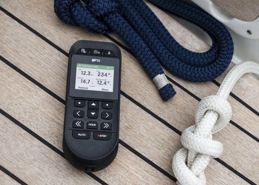 Купить RAYMARINE Радиопульт дистанционного управления автопилотом RCU-1 вкл. шлюз РГ-1 7ft.ru в интернет магазине Семь Футов