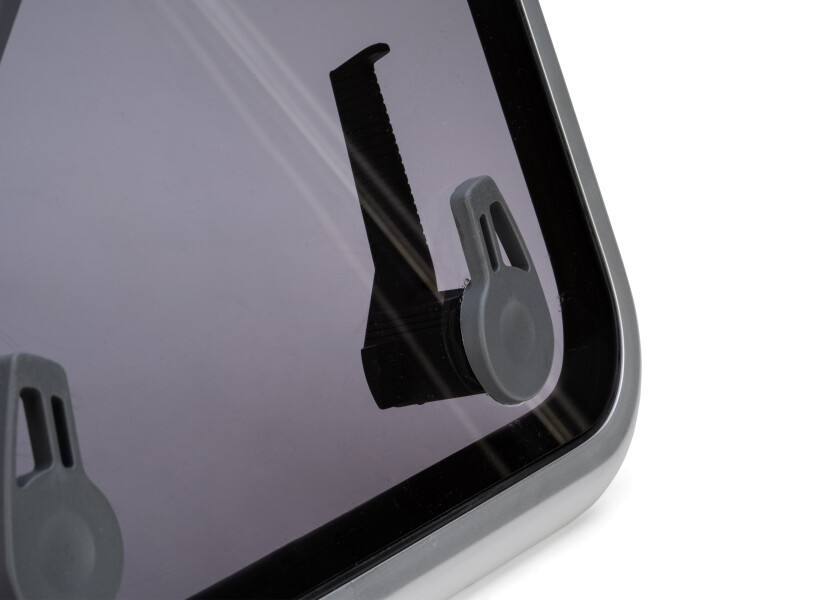 Купить Люк палубный Lewmar Medium Profile 39940020 492 x 492 мм размер 40 7ft.ru в интернет магазине Семь Футов