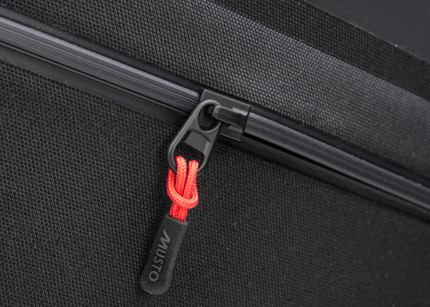 Купить MUSTO 81254_990-O/S Рюкзак / 40 л / черный 7ft.ru в интернет магазине Семь Футов