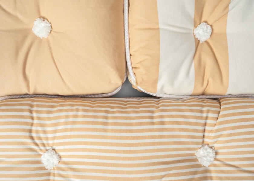 Купить Kapok Single Cushion / beige / narrow striped 57349-bvs 7ft.ru в интернет магазине Семь Футов