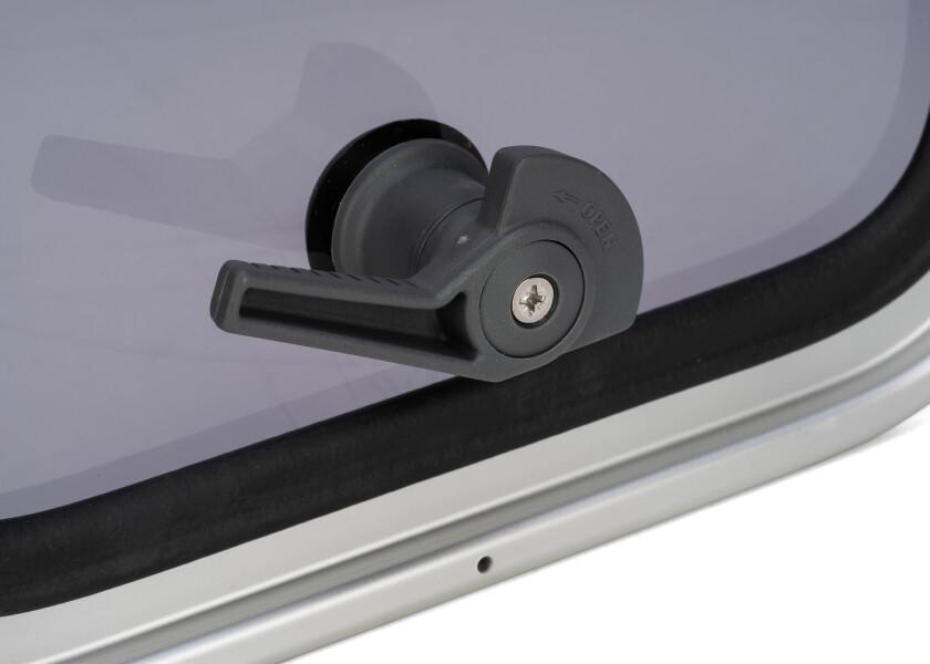 Купить Люк палубный низкопрофильный Lewmar Low Profile 39910030 размер 10 330x330x25мм вырез 260x260мм с самоподдерживающейся крышкой 7ft.ru в интернет магазине Семь Футов