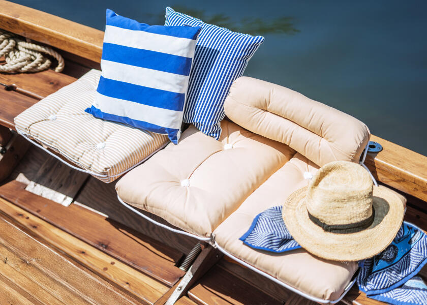 Купить Kapok Decorative Cushion / royal blue / wide stripes 57394-bvs 7ft.ru в интернет магазине Семь Футов