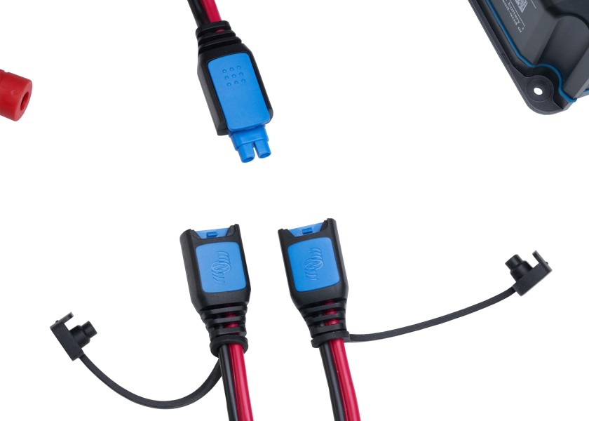 Купить VICTRON BPC122531064 Умное зарядное устройство синего цвета IP65 12 В / 25 А 7ft.ru в интернет магазине Семь Футов