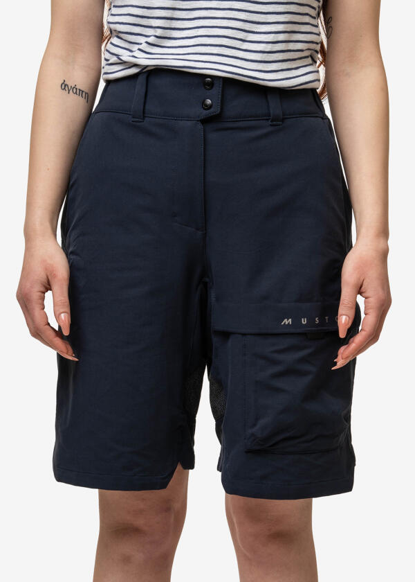Купить MUSTO Women's Evolution Performance Stretch Shorts / navy 482785-bvs 7ft.ru в интернет магазине Семь Футов