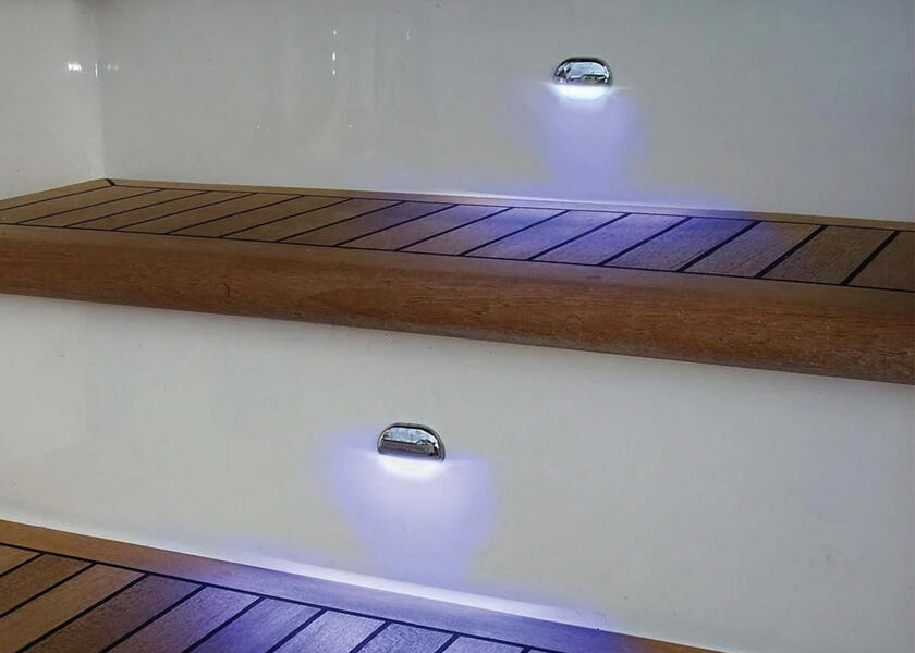 Купить HELLA MARINE APELO RGB Courtesy Light / chrome 33781-bvs 7ft.ru в интернет магазине Семь Футов