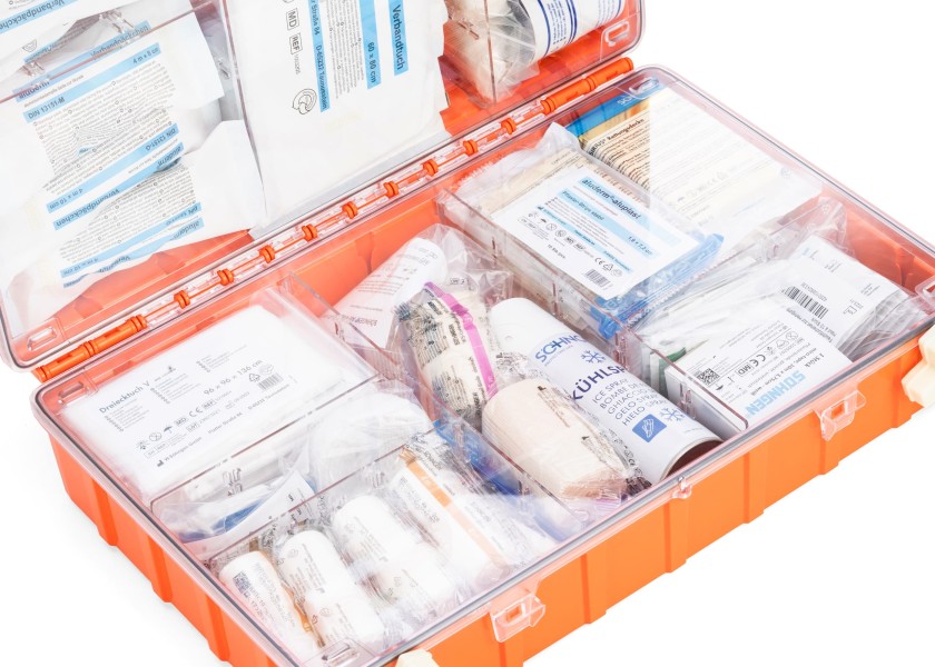 Купить SV03002 Аптечка первой помощи DYNAMIC GLOW / 80 деталей 31210-bvs 7ft.ru в интернет магазине Семь Футов