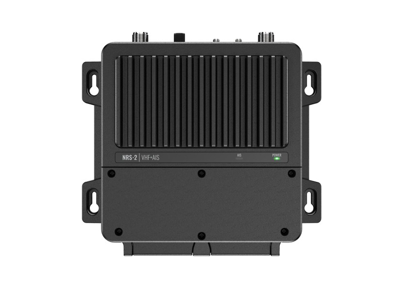 Купить SIMRAD Морская радиостанция RS100-B Black Box VHF / со встр. Транспондер АИС 7ft.ru в интернет магазине Семь Футов