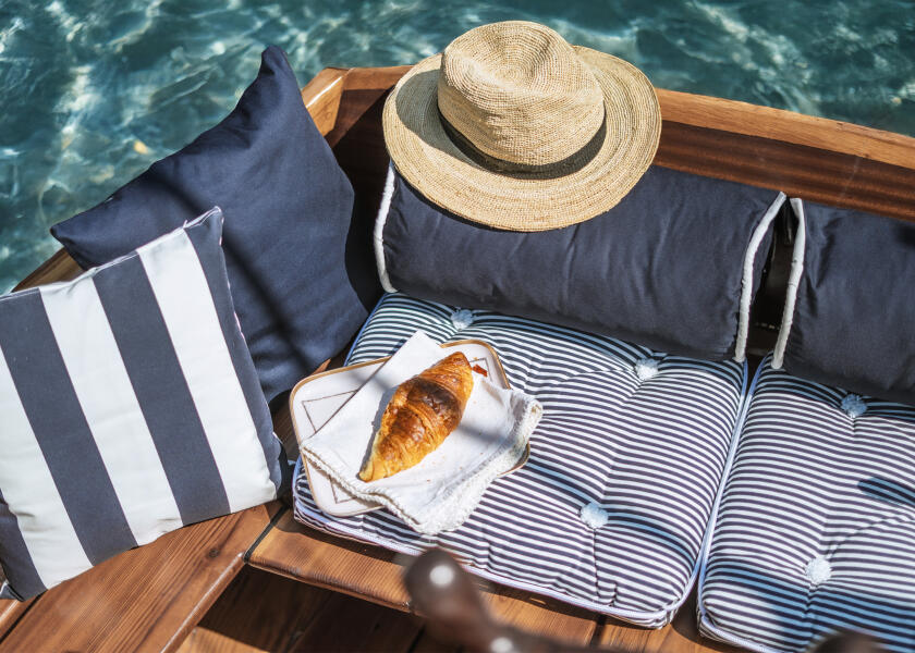 Купить Kapok Double Cushion / navy blue / thin stripes 57357-bvs 7ft.ru в интернет магазине Семь Футов