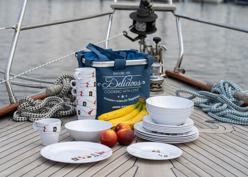 Купить Набор посуды на 6 человек Marine Business Regata 12144 24 предмета из меламина в сумке 7ft.ru в интернет магазине Семь Футов