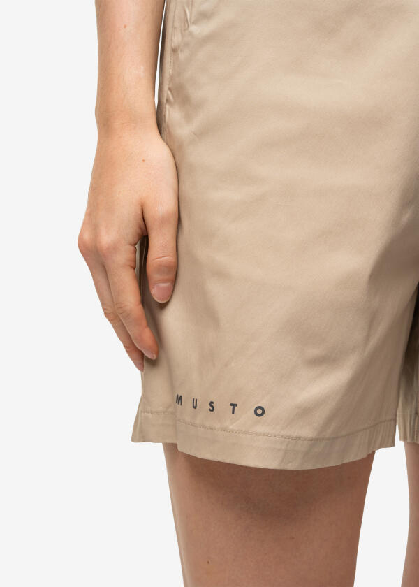 Купить MUSTO 84217_717-16 Женские шорты Evo FD / бежевый / Размер одежды: 44 7ft.ru в интернет магазине Семь Футов