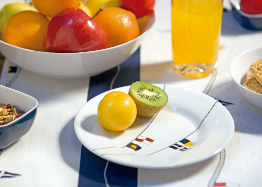 Купить Набор посуды на 6 человек Marine Business Regata 12144 24 предмета из меламина в сумке 7ft.ru в интернет магазине Семь Футов