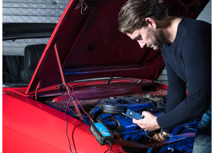 Купить VICTRON BPC121031064R Умное зарядное устройство синего цвета IP65 12 В / 10 А 7ft.ru в интернет магазине Семь Футов