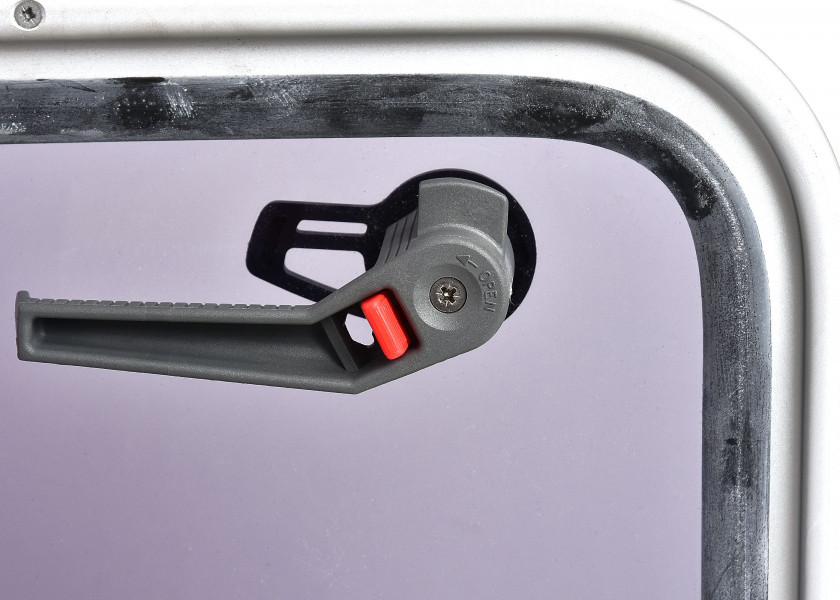 Купить Люк палубный среднепрофильный Lewmar Medium Profile 39930020 397x527 мм размер 30 7ft.ru в интернет магазине Семь Футов