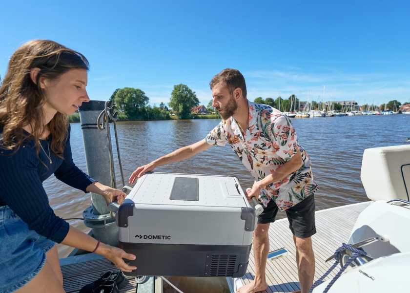 Купить Компрессорный портативный холодильник с морозильной камерой Dometic CoolFreeze CFX 50W 9600000474 725 x 471 x 455 мм 46 л 7ft.ru в интернет магазине Семь Футов