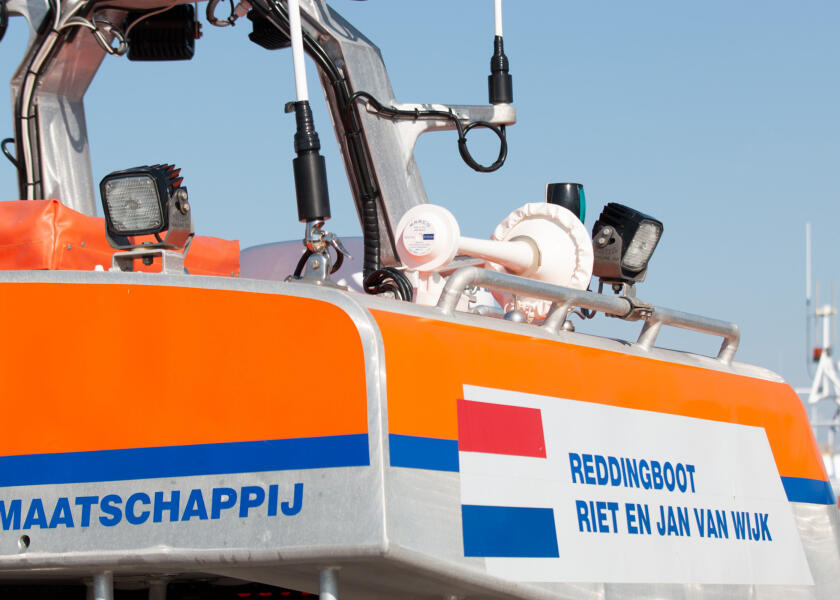 Купить HELLA MARINE 1GA995606501 RokLUME 280 Светодиодный прожектор/ближнего радиуса действия 31347-bvs 7ft.ru в интернет магазине Семь Футов