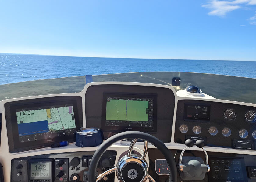 Купить GARMIN GPSMAP 1223 7ft.ru в интернет магазине Семь Футов