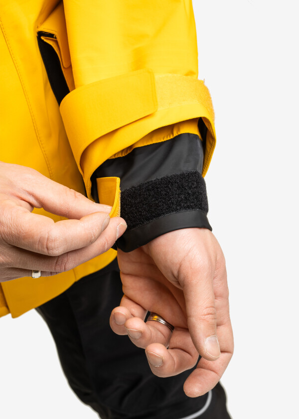 Купить MUSTO 82307_772-M Мужская куртка MPX GORE-TEX Pro Offshore 2.0 / золотой / Размер одежды: М 7ft.ru в интернет магазине Семь Футов