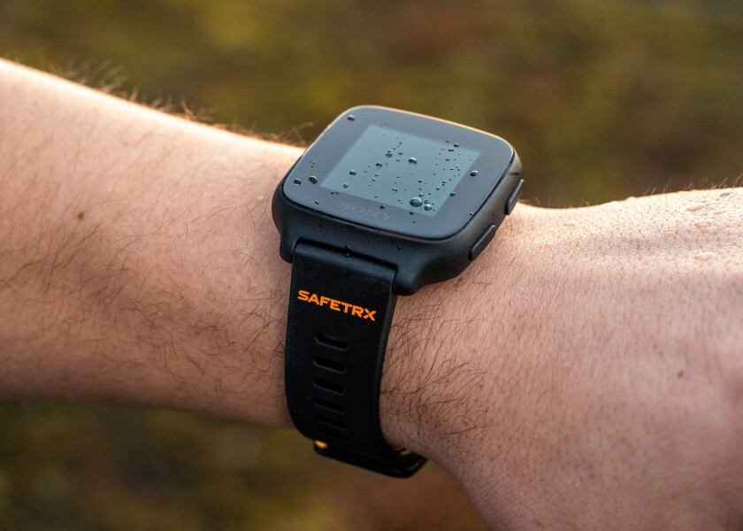 Купить SafeTrx Active Search & Rescue Watch и SMRT ALERT Аварийный маяк AIS MOB 7ft.ru в интернет магазине Семь Футов